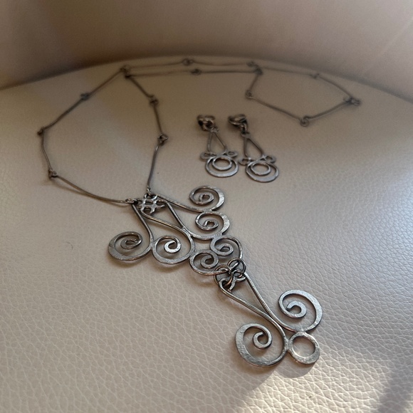 Vintage Jewelry - Vintage Silver Metal Spiral Swirl Pendant Long Necklace & Clip-On Earrings Set